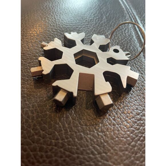 Stainless Steel Multi Tool Snowflake Keychain - Picture 2 of 8